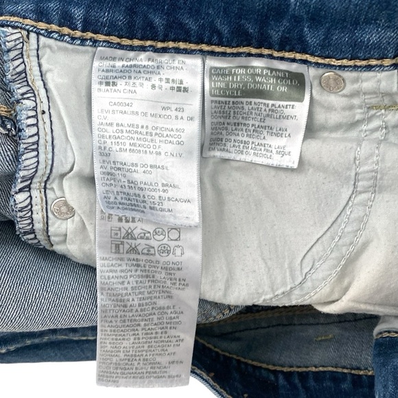 Levi’s Blue Denim Shorts - Picture 4 of 5